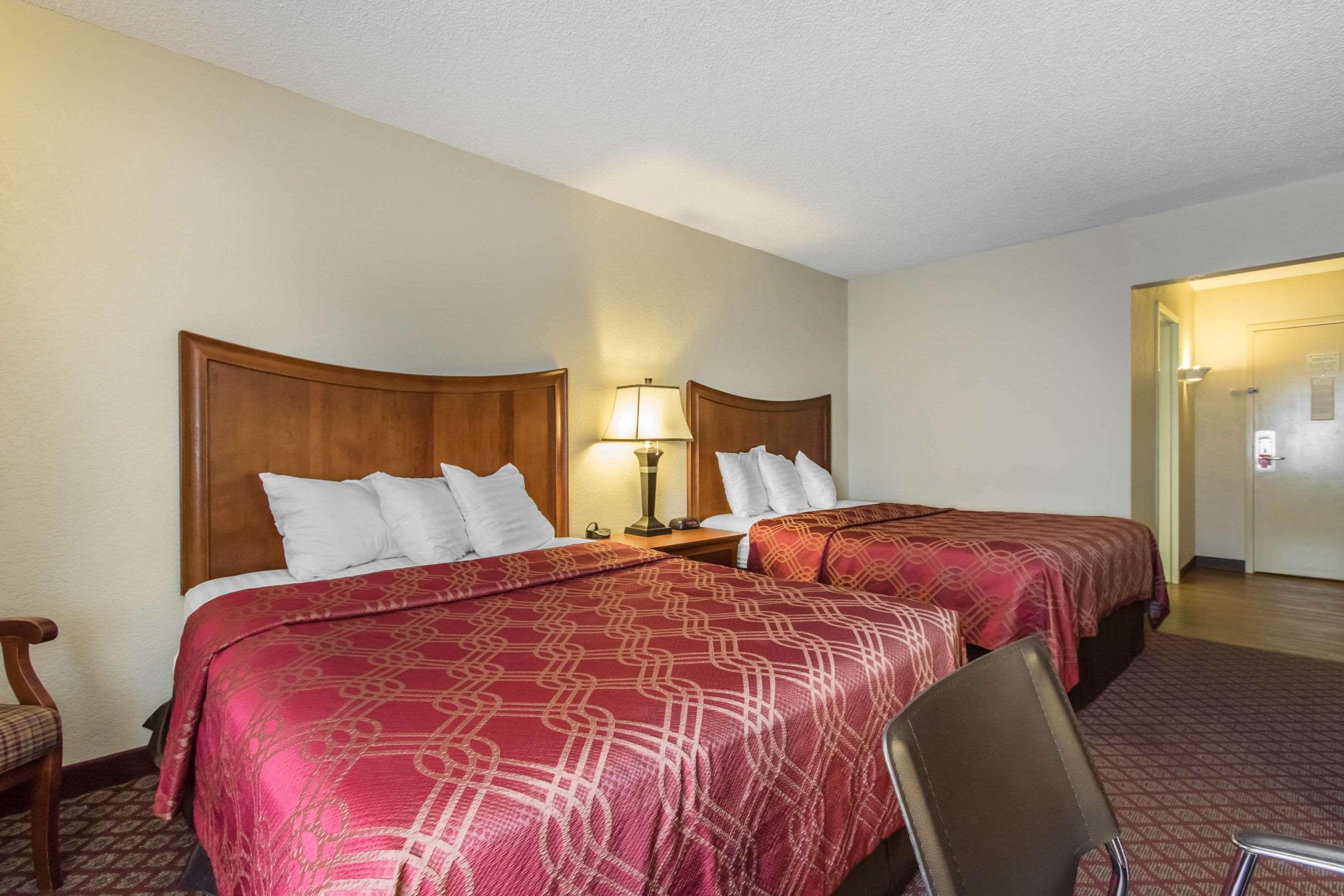 Econo Lodge Inn & Suites ジョプリン エクステリア 写真