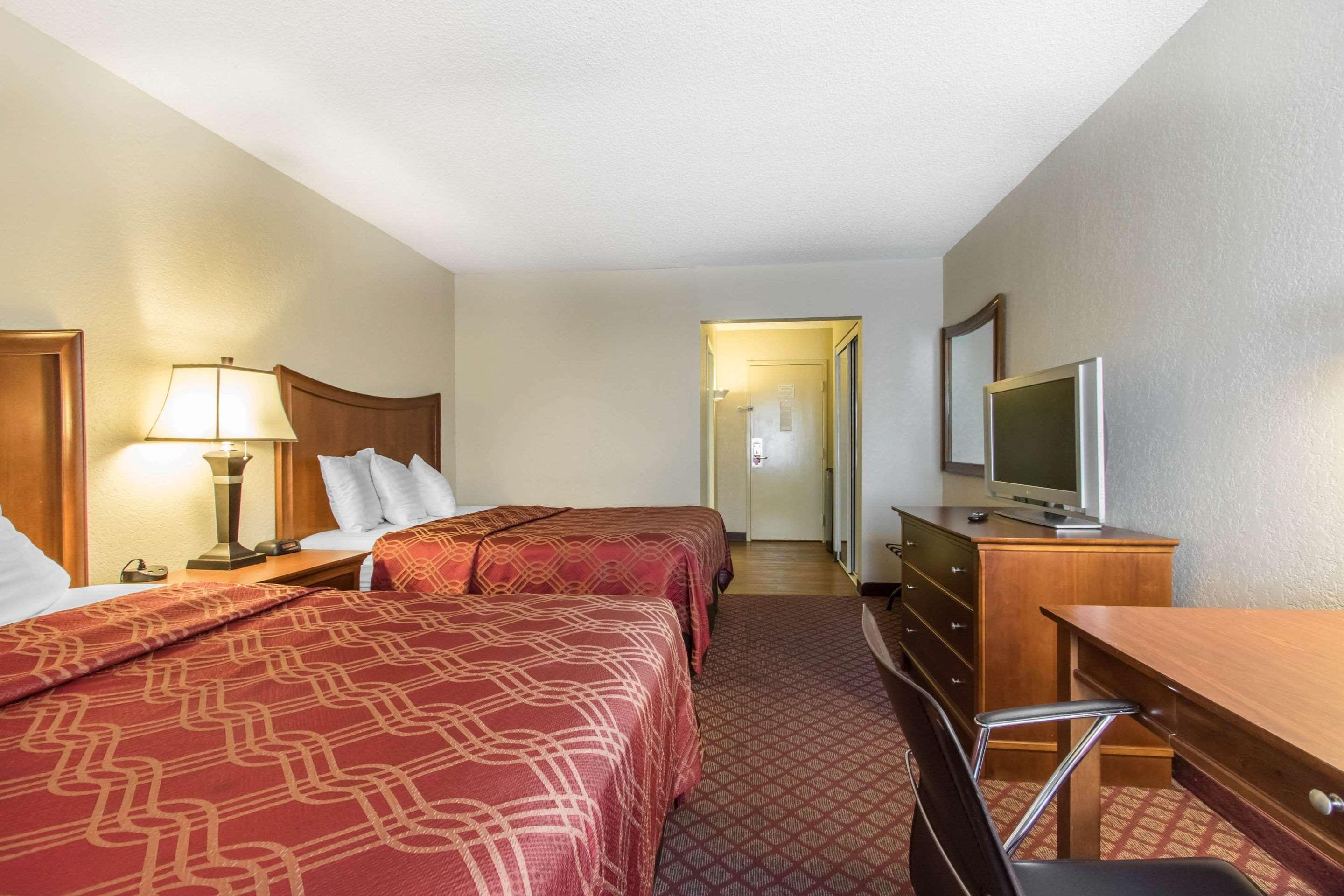 Econo Lodge Inn & Suites ジョプリン エクステリア 写真