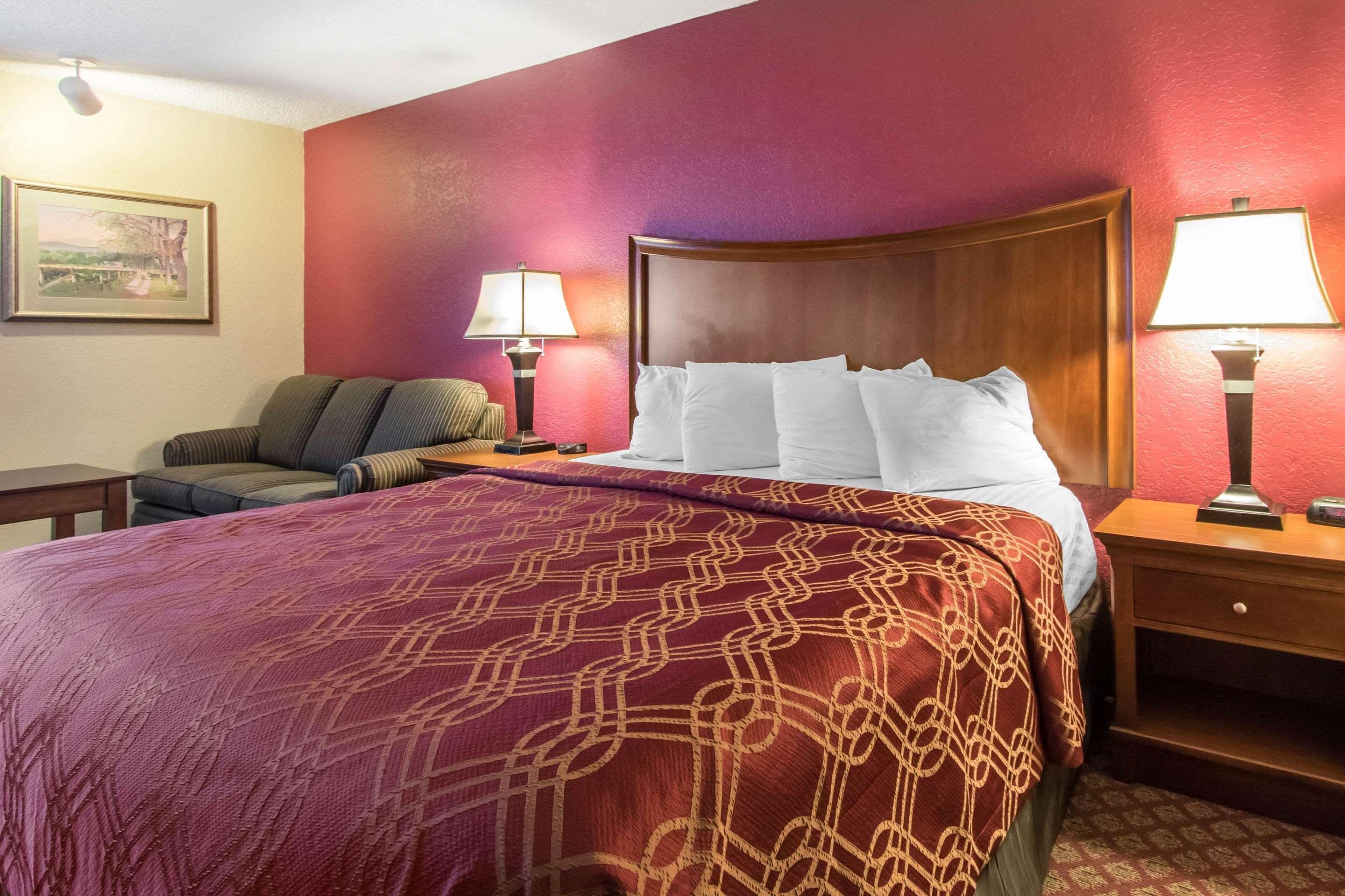 Econo Lodge Inn & Suites ジョプリン エクステリア 写真
