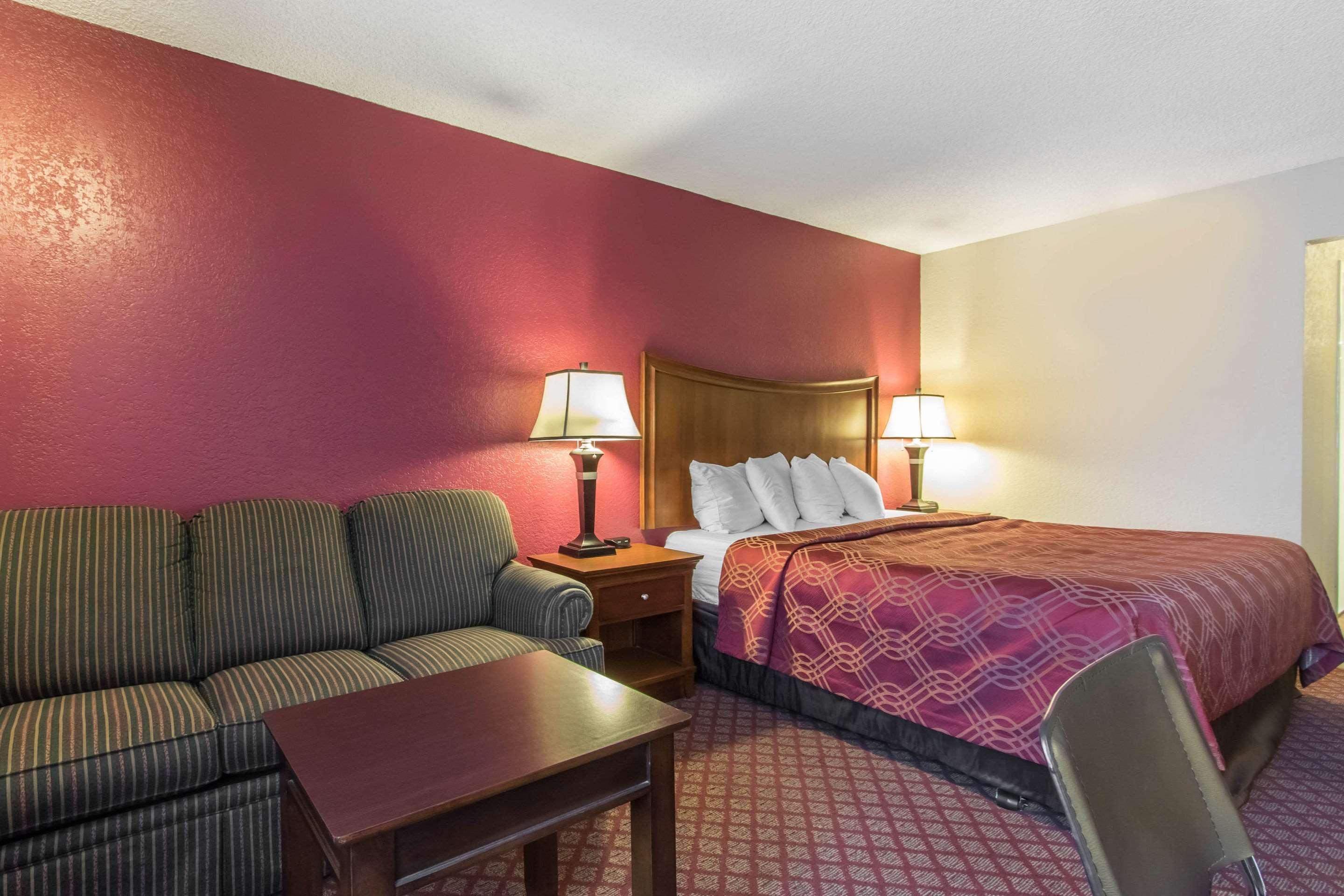 Econo Lodge Inn & Suites ジョプリン エクステリア 写真