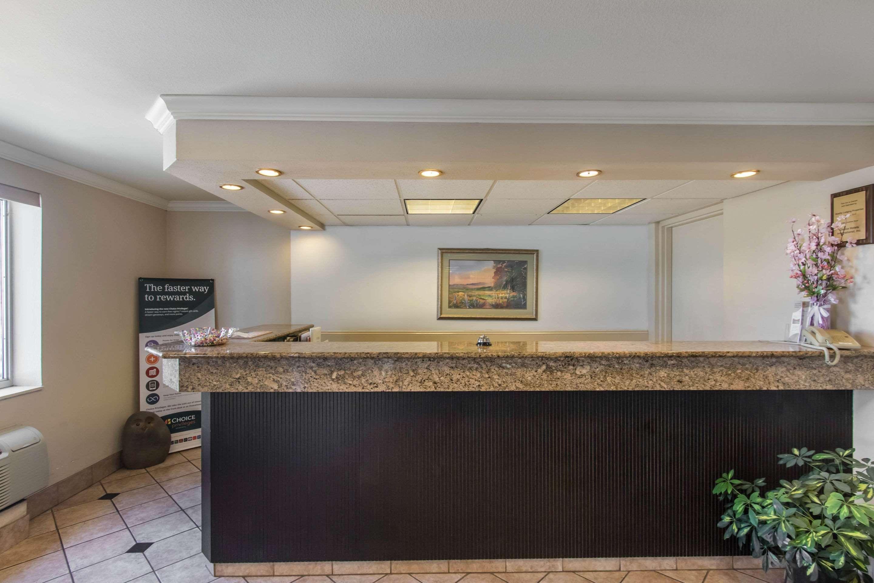 Econo Lodge Inn & Suites ジョプリン エクステリア 写真