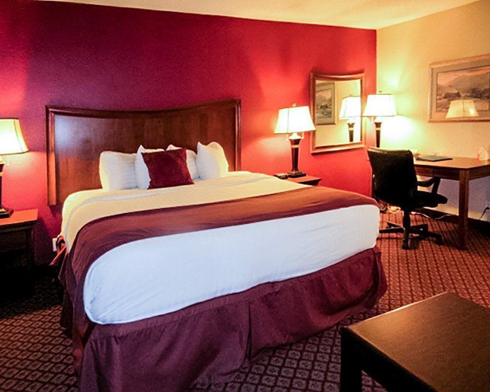 Econo Lodge Inn & Suites ジョプリン エクステリア 写真